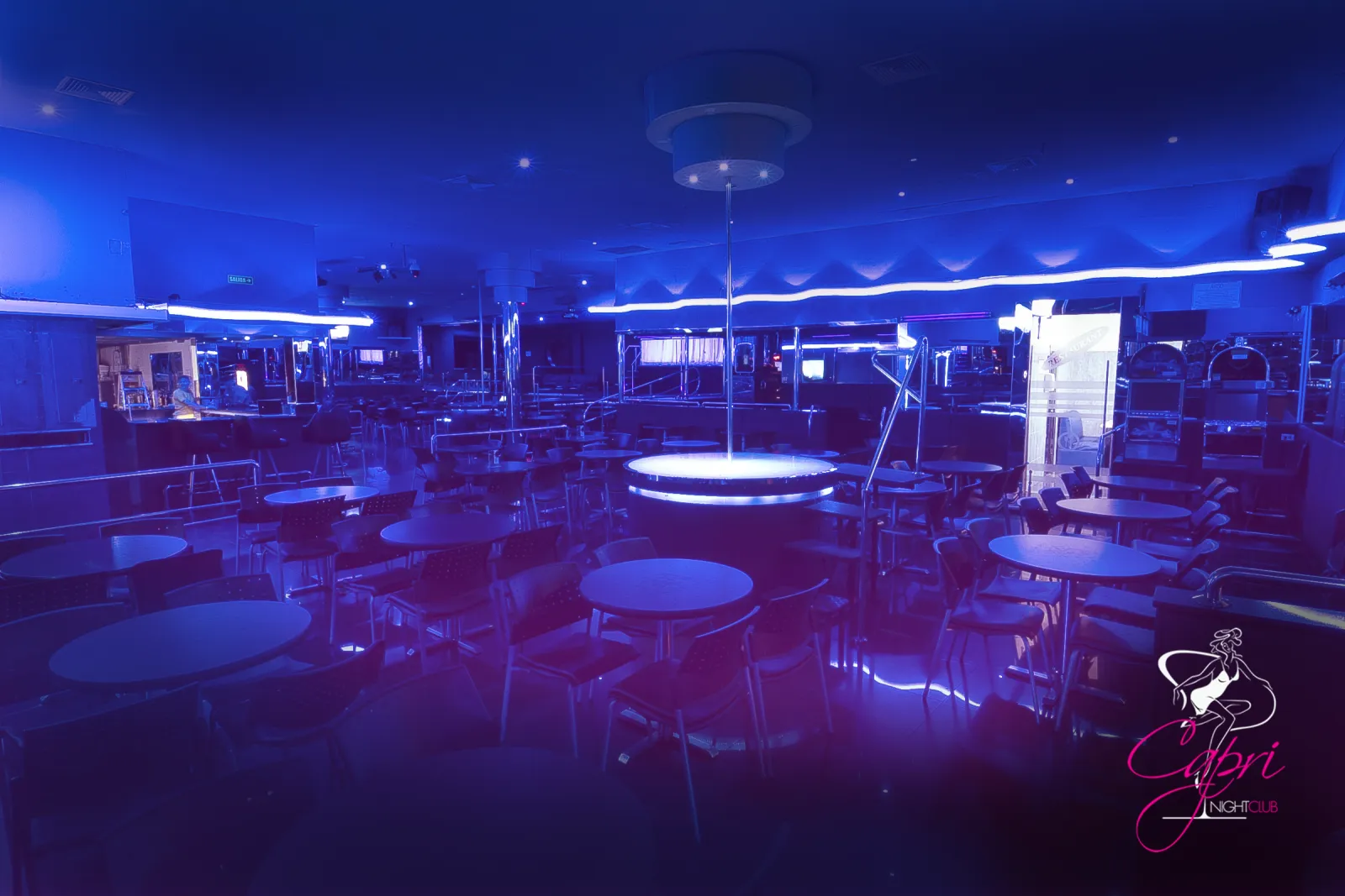 Bar y entretenimiento de Capri Night Club